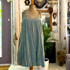 Brand new O’Neill short summer dress in green stripe. XL